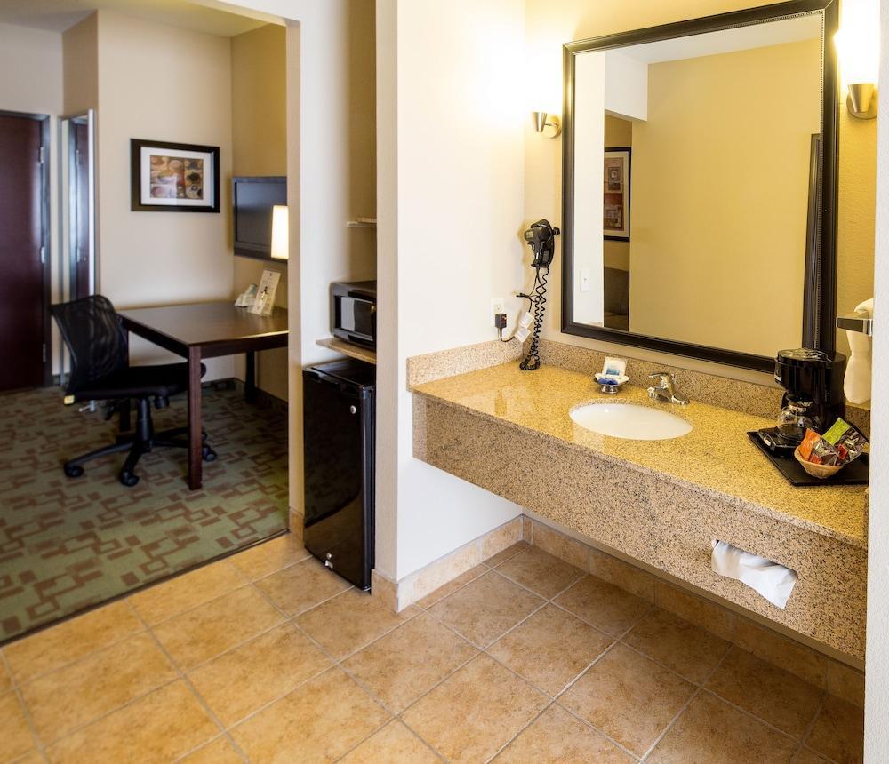 Best Western Plus Eastgate Inn & Suites Wichita Dış mekan fotoğraf