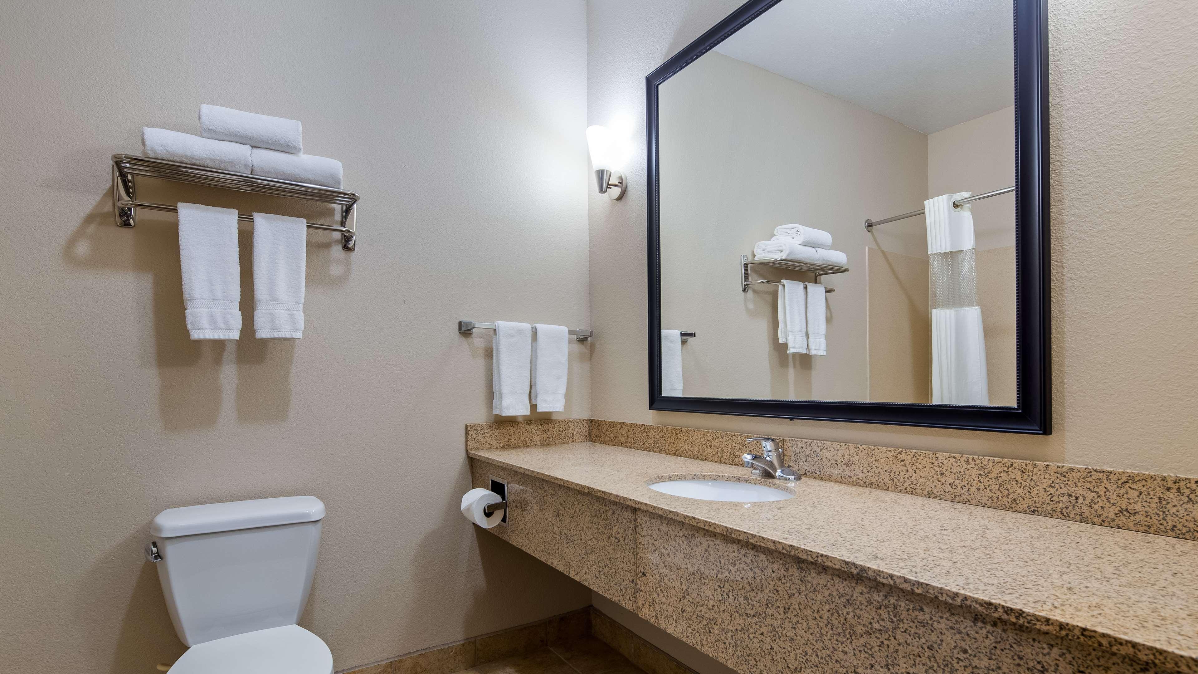 Best Western Plus Eastgate Inn & Suites Wichita Dış mekan fotoğraf