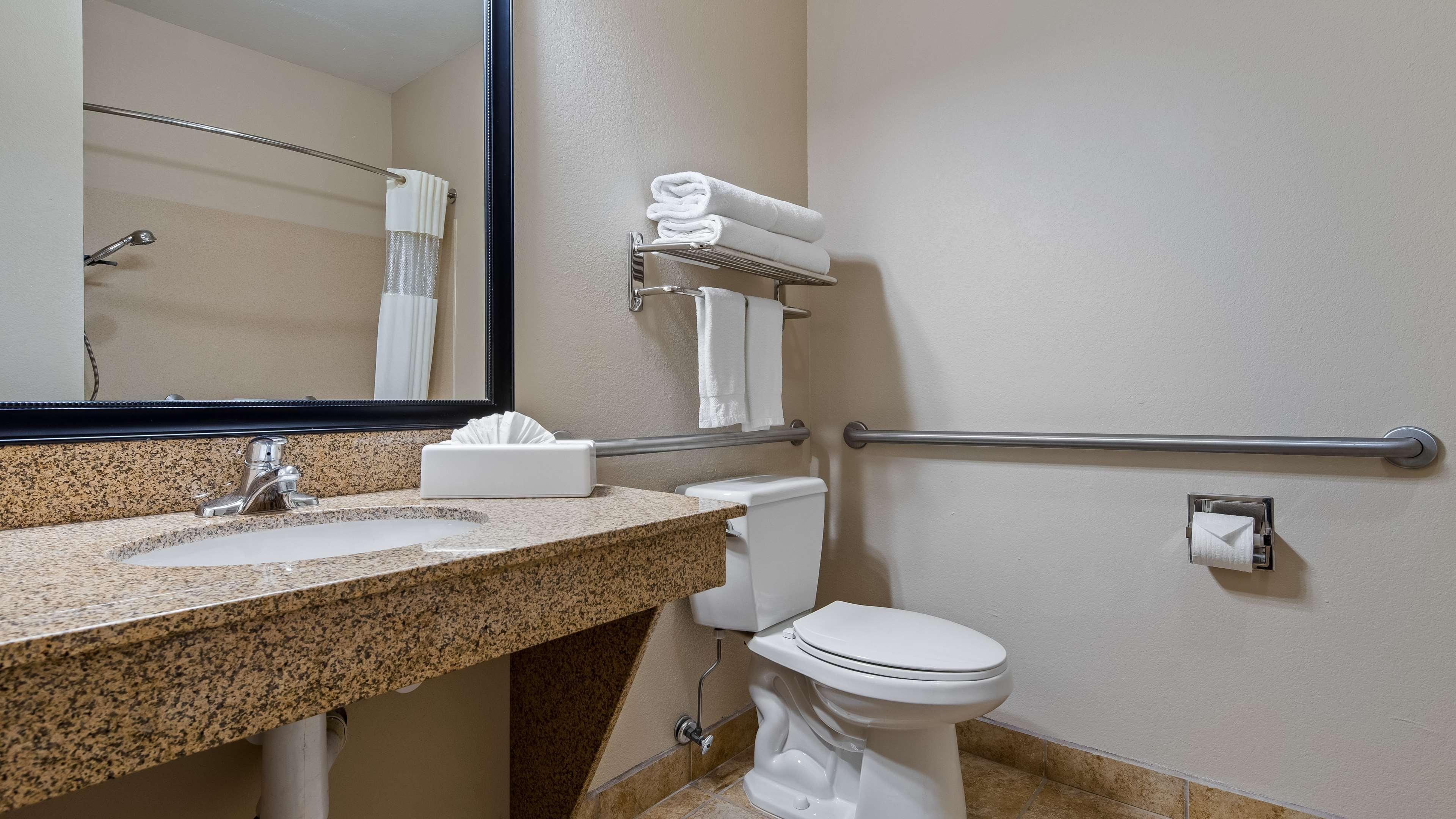 Best Western Plus Eastgate Inn & Suites Wichita Dış mekan fotoğraf