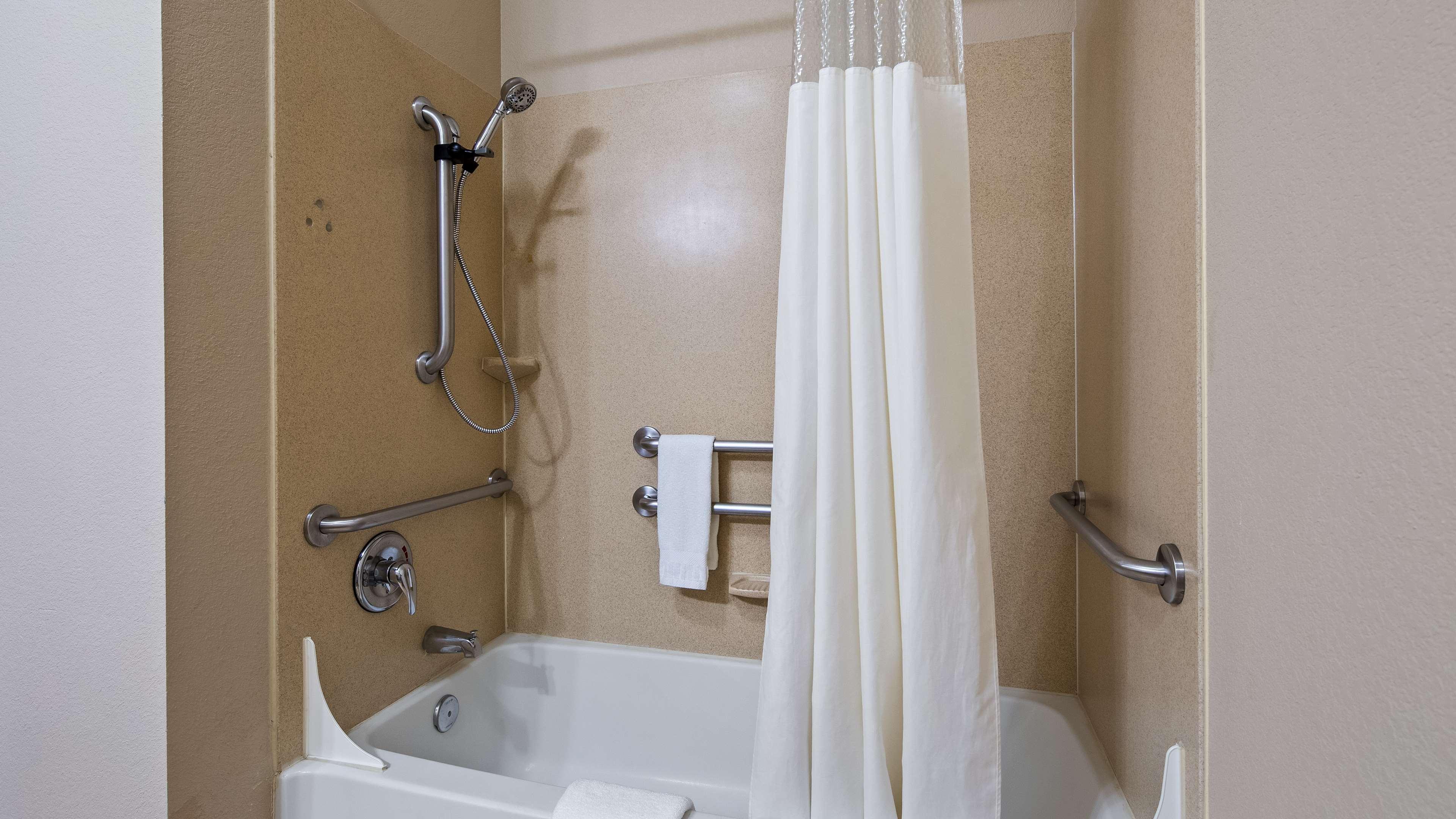 Best Western Plus Eastgate Inn & Suites Wichita Dış mekan fotoğraf